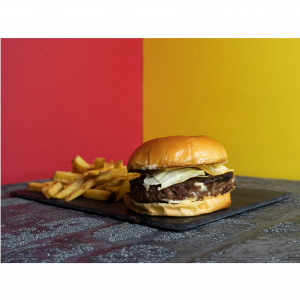 Gourmet Beef Burger & Chips - グルメビーフバーガー＆チップス